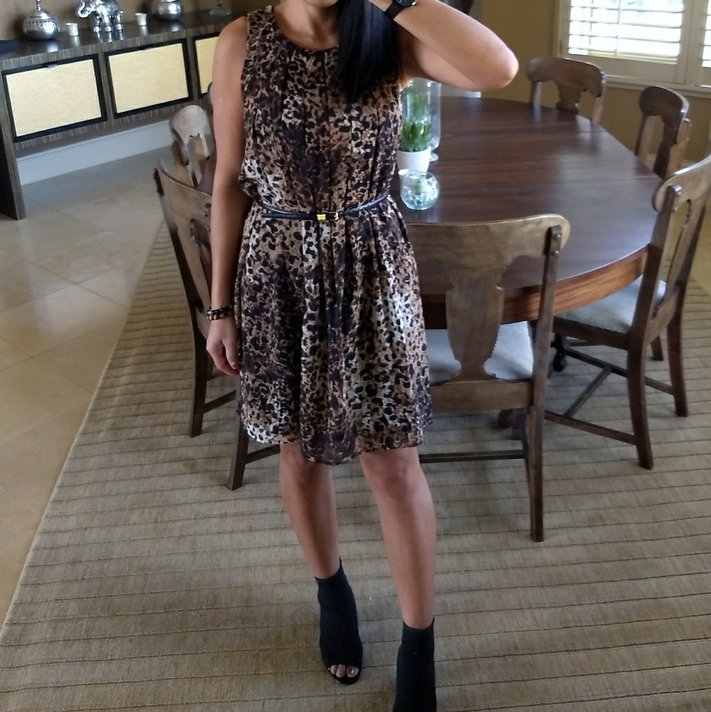 ✴️ EMMA & MICHELE Animal Print Sleeveless Dress